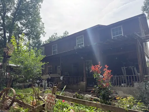 1757 Daxa Way Sevierville TN 37876