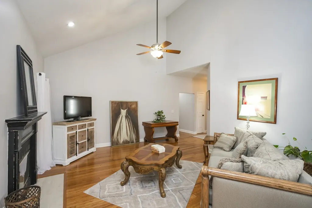 1004 Elmshade Lane Nashville TN 37211