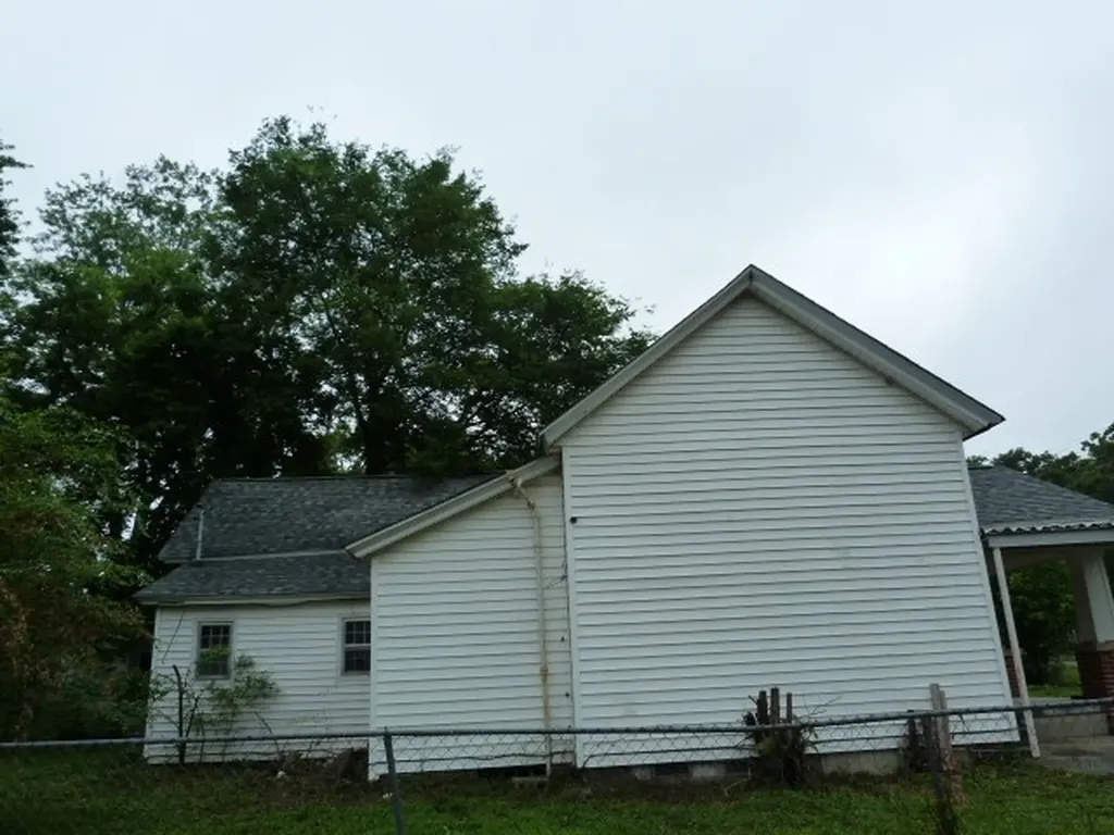 410 S Franklin St, S Tullahoma TN 37388