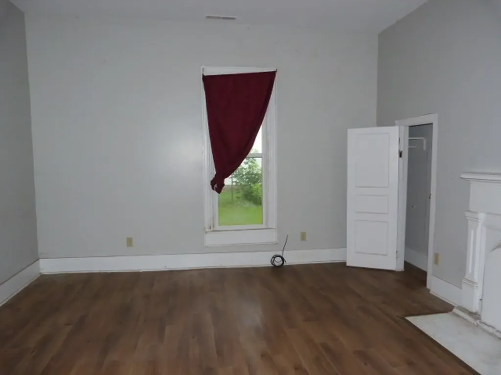 410 S Franklin St, S Tullahoma TN 37388