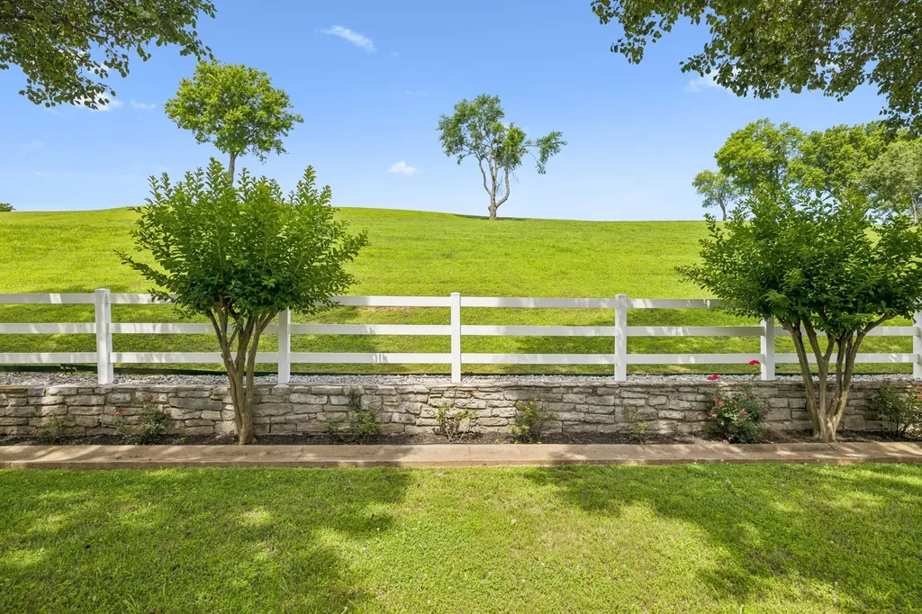 1731 Nashville Highway Columbia TN 38401