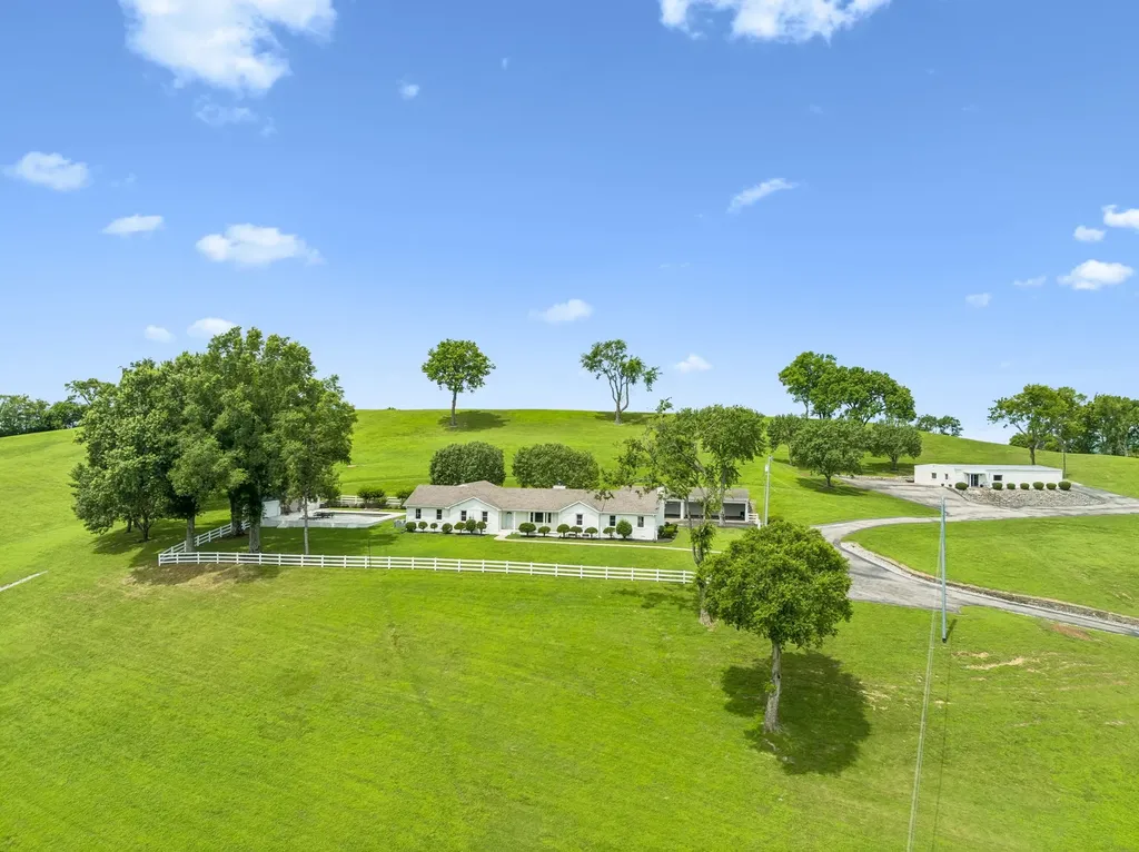 1731 Nashville Highway Columbia TN 38401