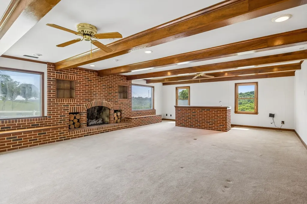 1731 Nashville Highway Columbia TN 38401