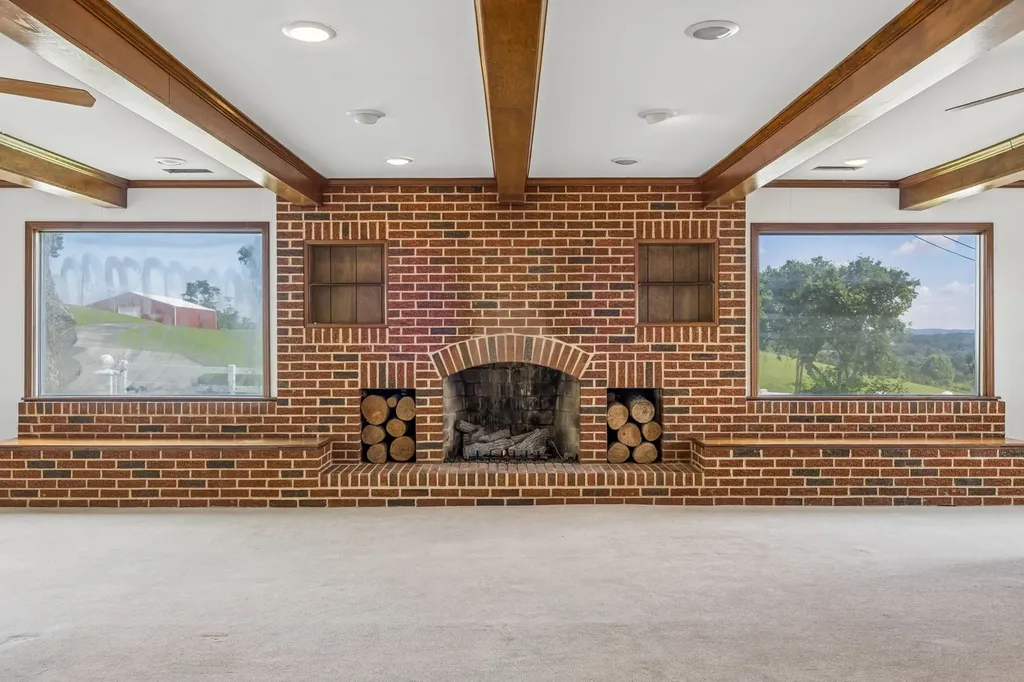 1731 Nashville Highway Columbia TN 38401