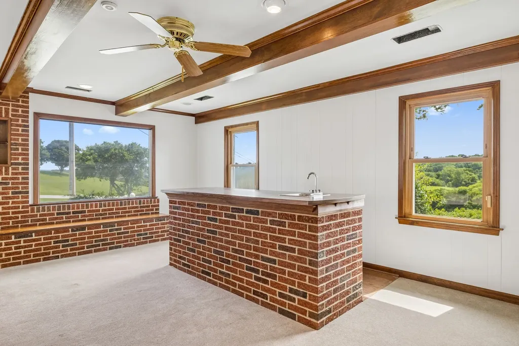 1731 Nashville Highway Columbia TN 38401