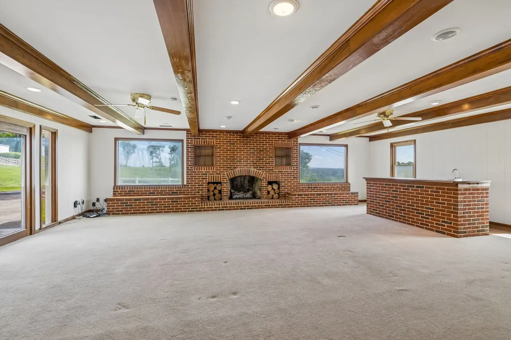 1731 Nashville Highway Columbia TN 38401