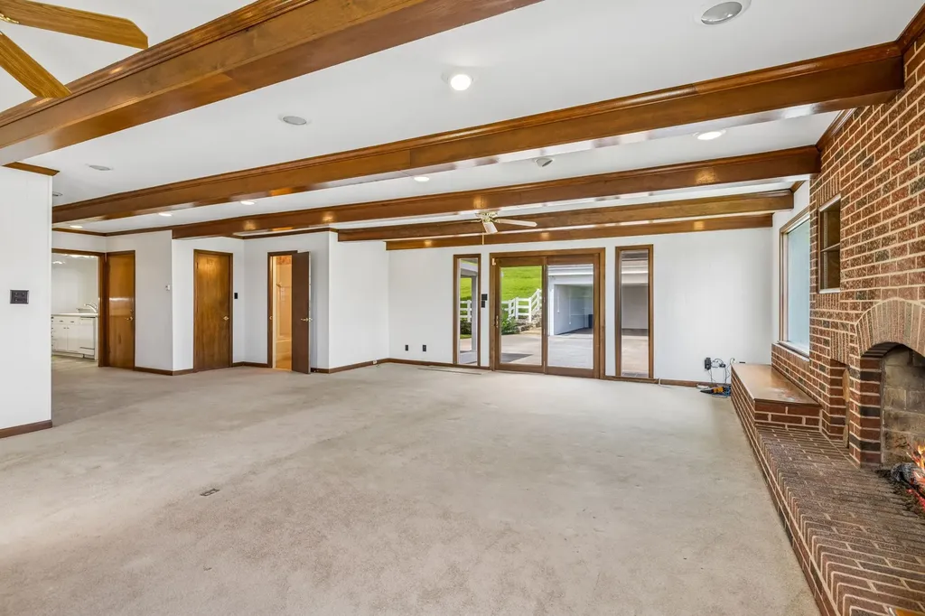 1731 Nashville Highway Columbia TN 38401