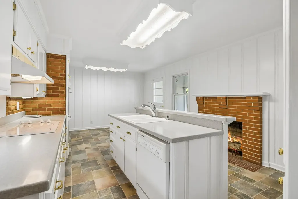 1731 Nashville Highway Columbia TN 38401