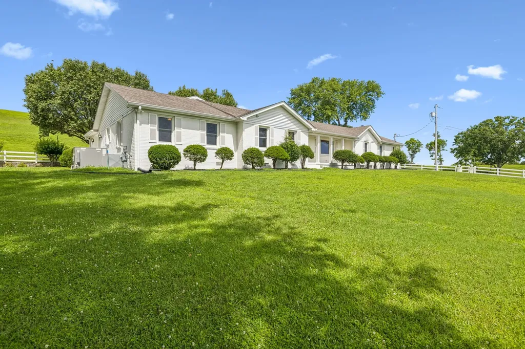 1731 Nashville Highway Columbia TN 38401