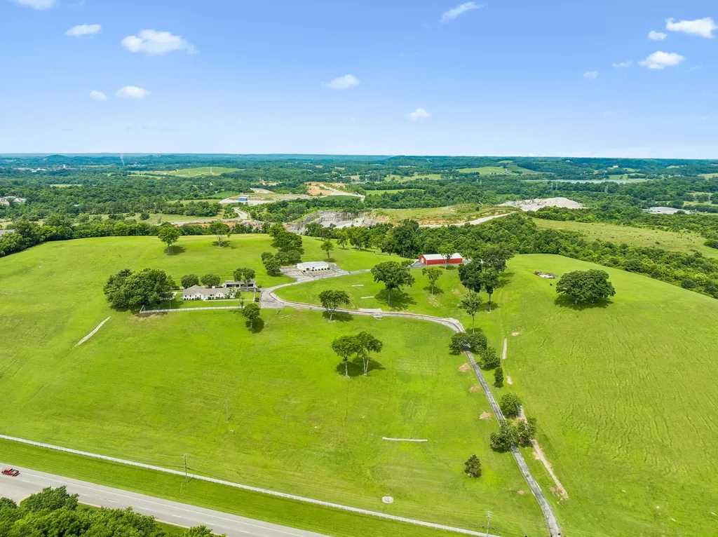 1731 Nashville Highway Columbia TN 38401