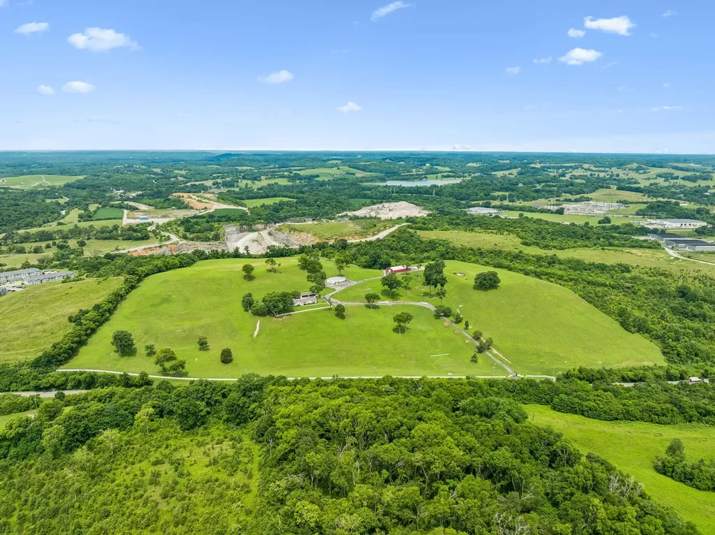 1731 Nashville Highway Columbia TN 38401