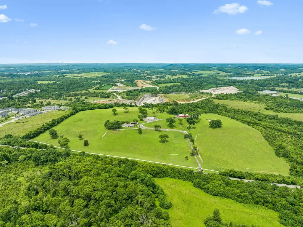 1731 Nashville Highway Columbia TN 38401