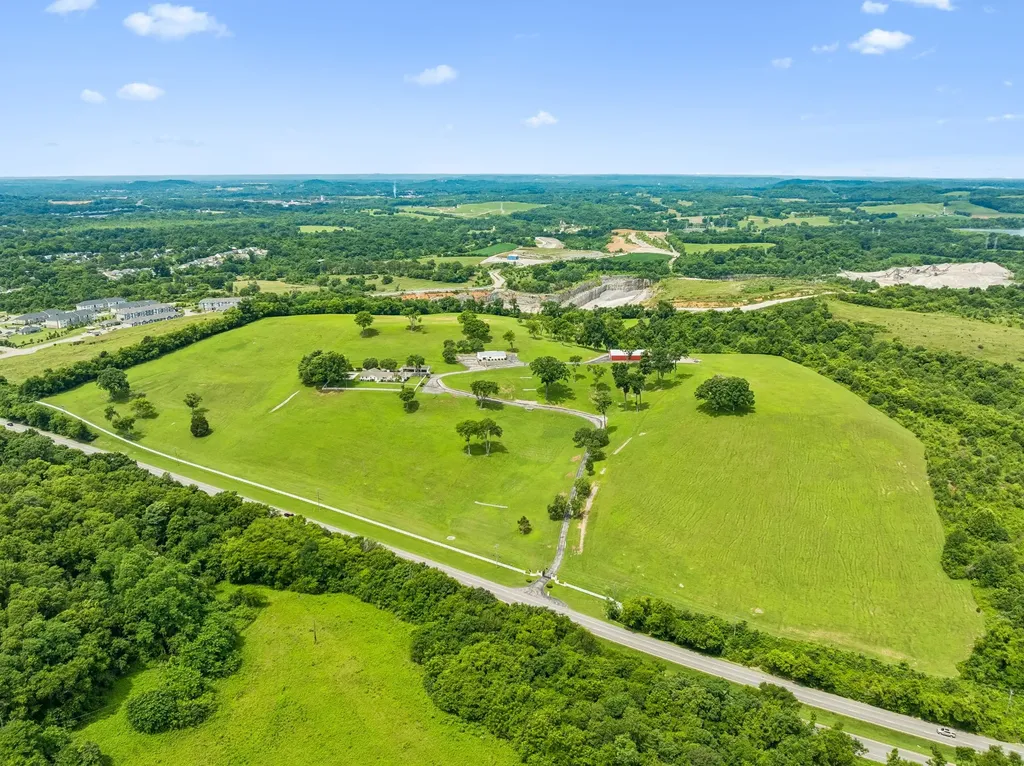 1731 Nashville Highway Columbia TN 38401