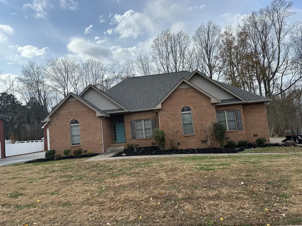 1022 S Ridge Trail Clarksville TN 37043