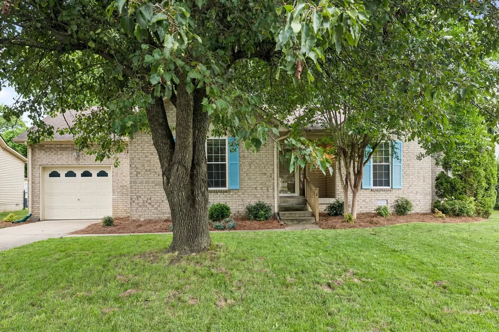 2132 Riverway Drive Old Hickory TN 37138