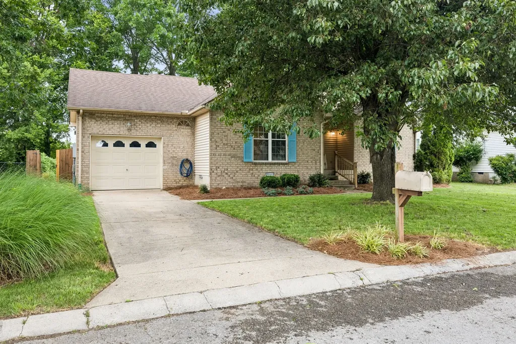 2132 Riverway Drive Old Hickory TN 37138