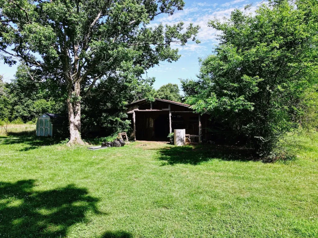 2399 Murray Kittrell Road Readyville TN 37149
