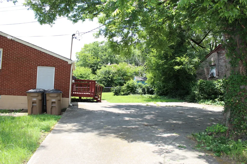 2231 11th Ave, N Nashville TN 37208
