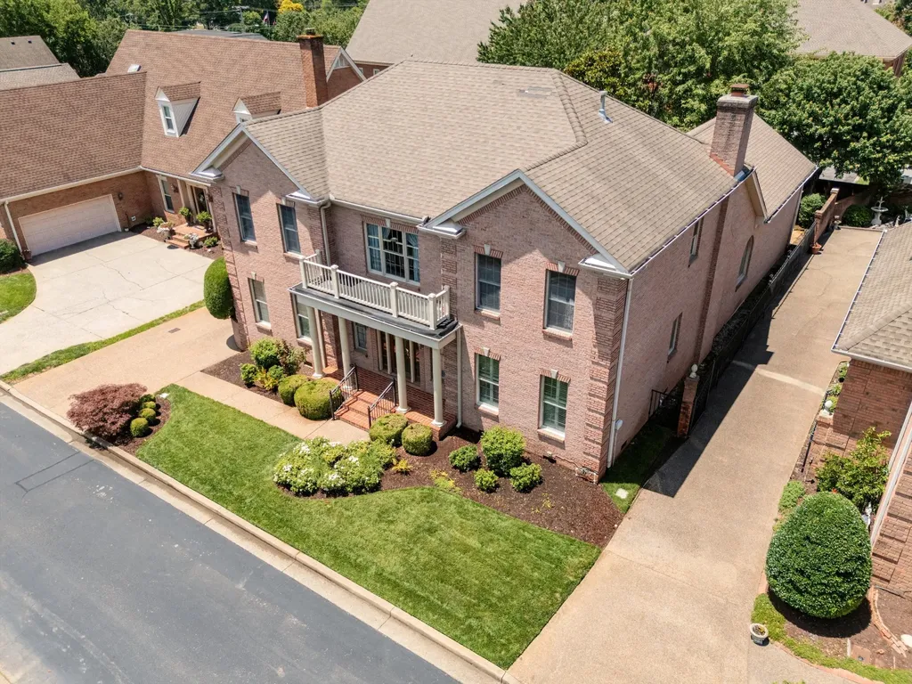 111 Carriage Way Hendersonville TN 37075