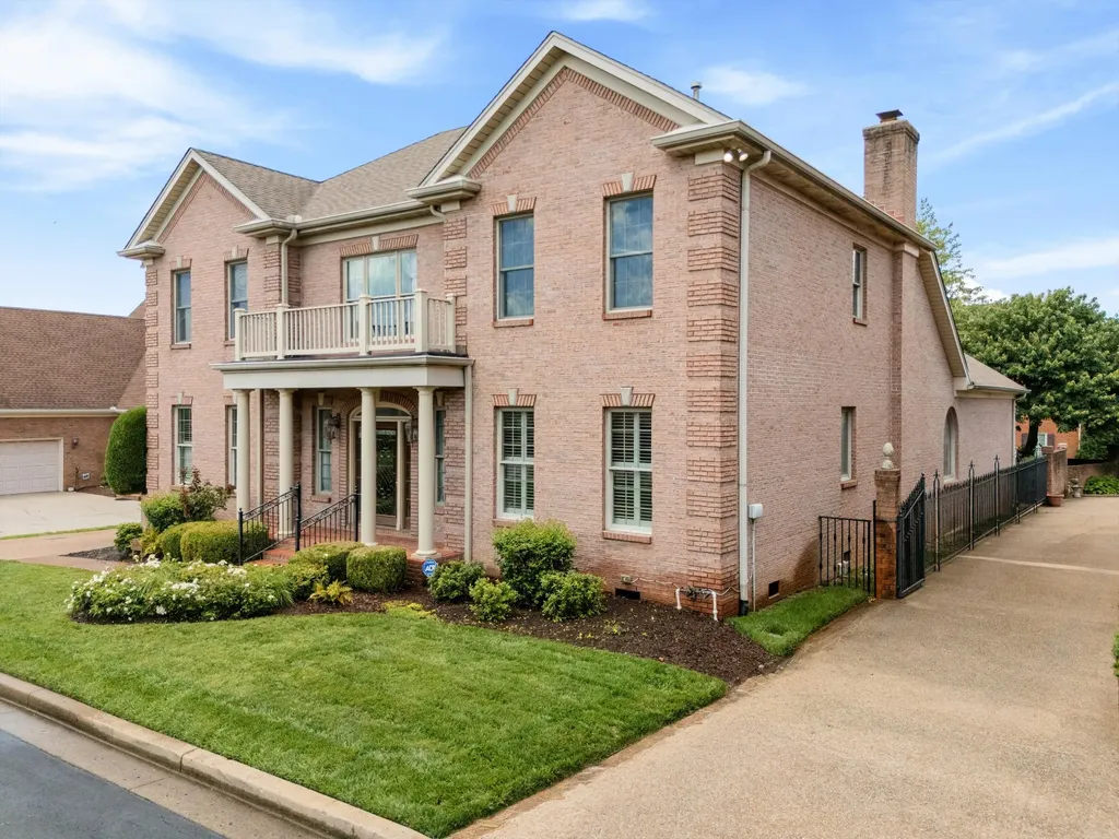 111 Carriage Way Hendersonville TN 37075