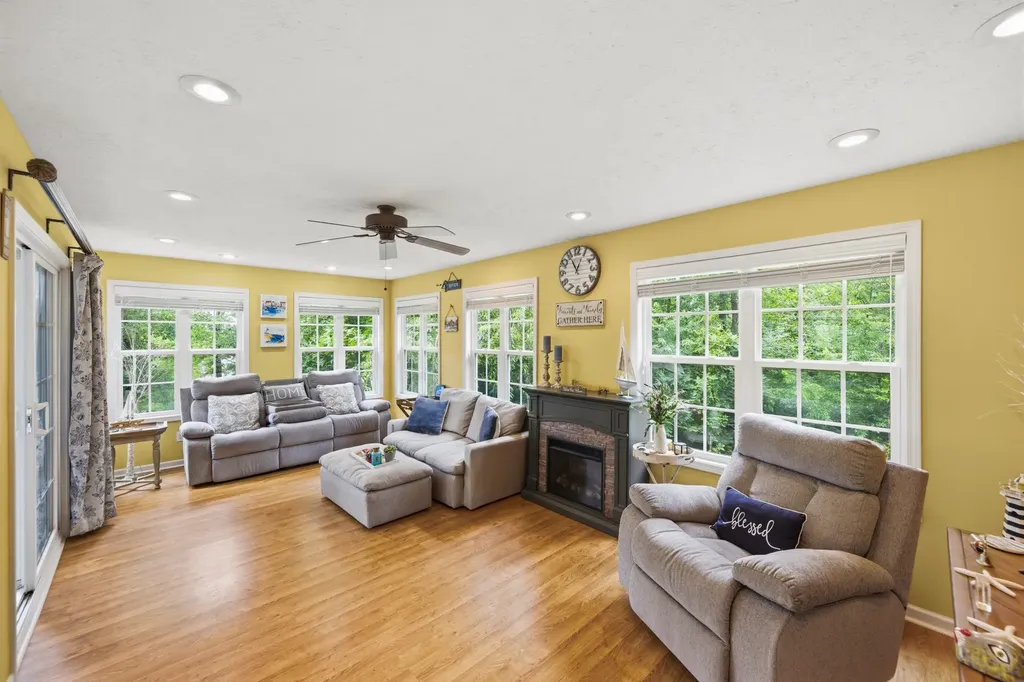 300 Featherfoot Parkway Loop Parsons TN 38363