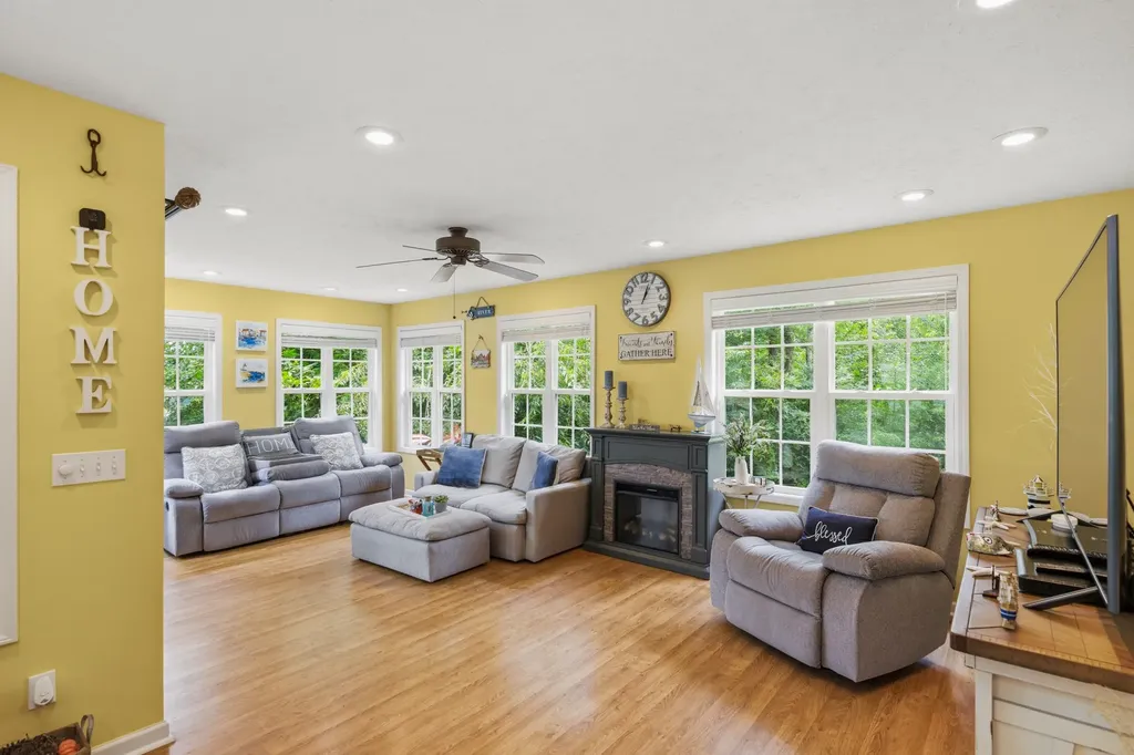 300 Featherfoot Parkway Loop Parsons TN 38363