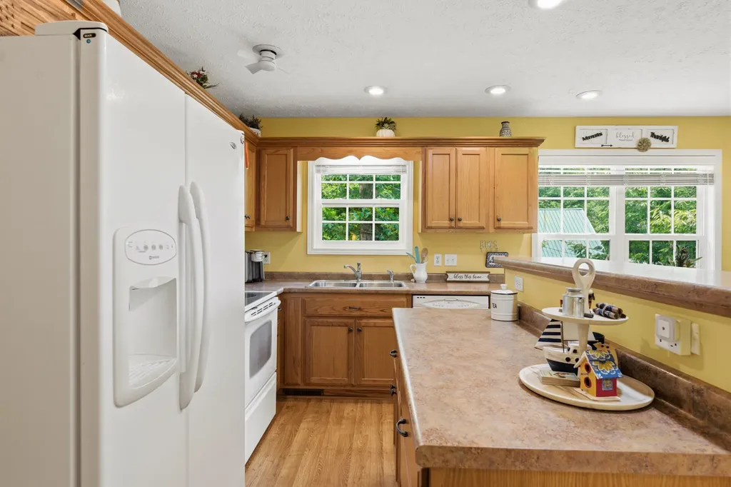 300 Featherfoot Parkway Loop Parsons TN 38363