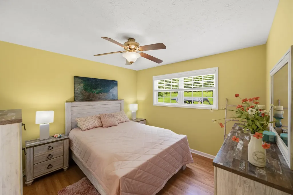 300 Featherfoot Parkway Loop Parsons TN 38363