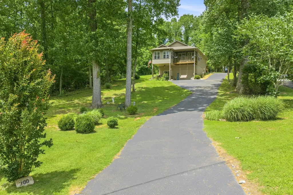 300 Featherfoot Parkway Loop Parsons TN 38363