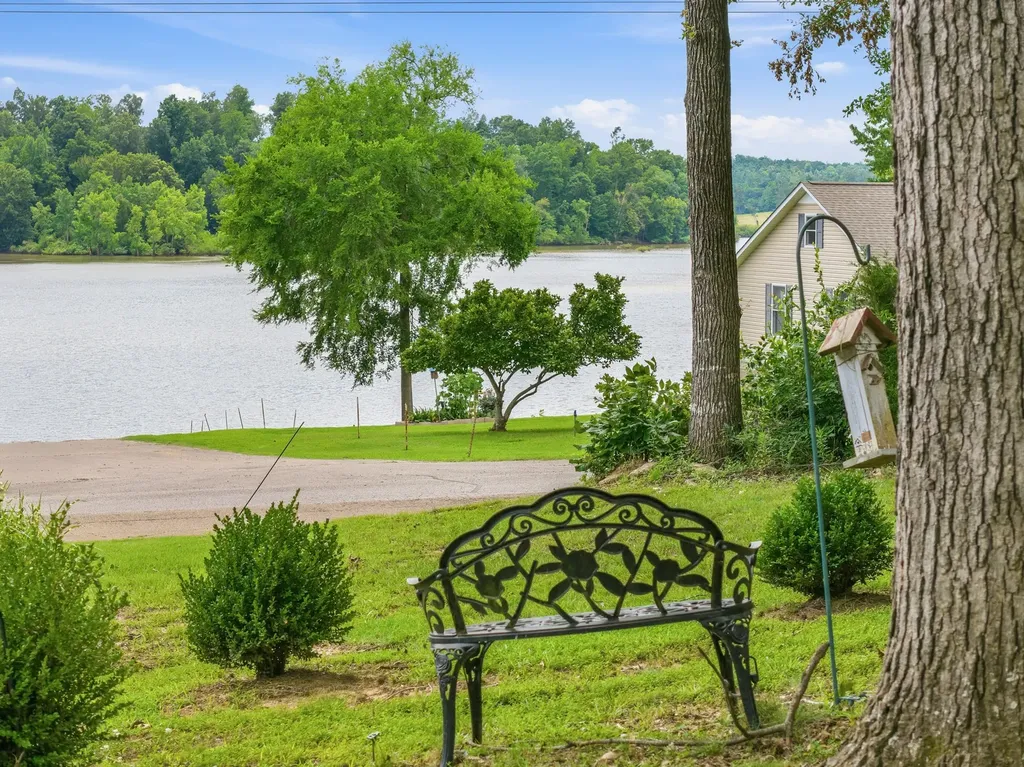300 Featherfoot Parkway Loop Parsons TN 38363