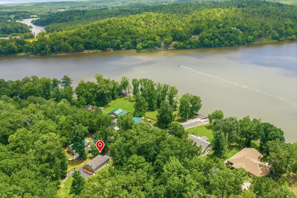 300 Featherfoot Parkway Loop Parsons TN 38363
