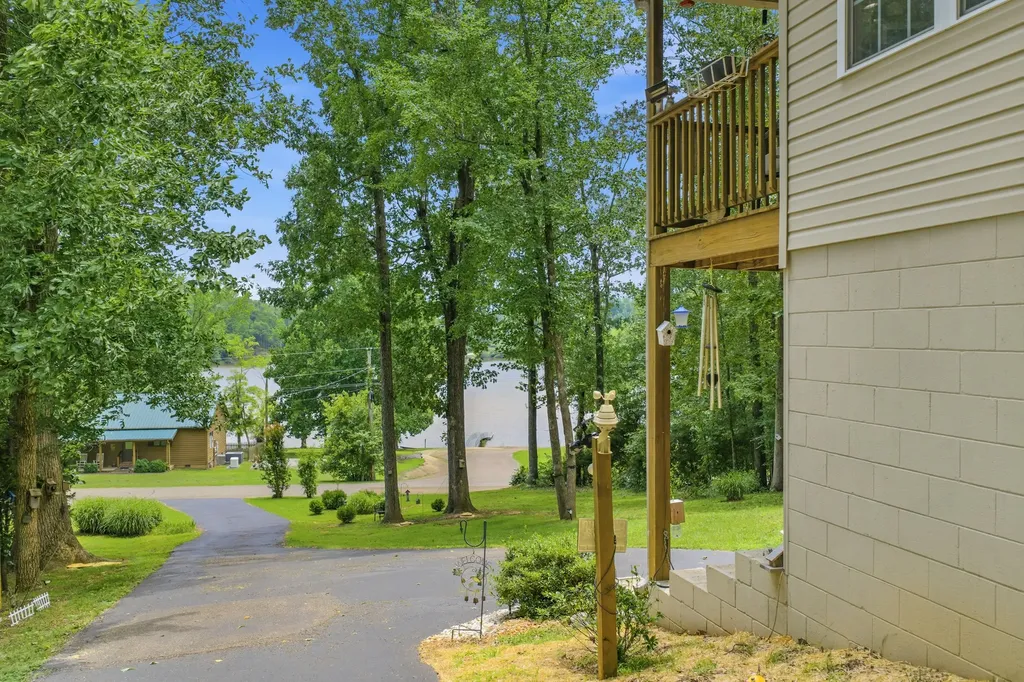 300 Featherfoot Parkway Loop Parsons TN 38363