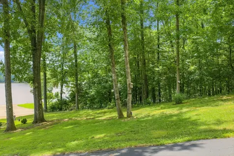 300 Featherfoot Parkway Loop Parsons TN 38363
