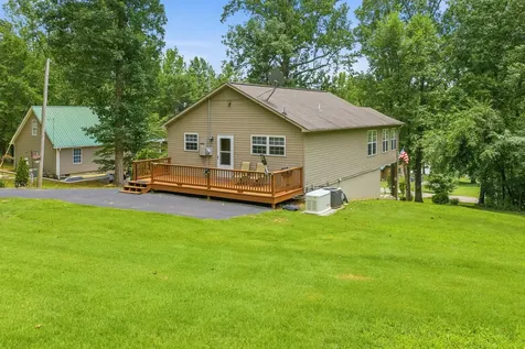 300 Featherfoot Parkway Loop Parsons TN 38363