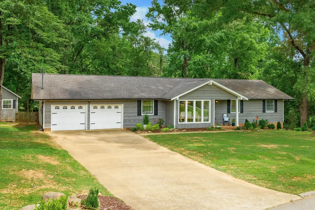 3350 Oak Burr Drive Chattanooga TN 37419