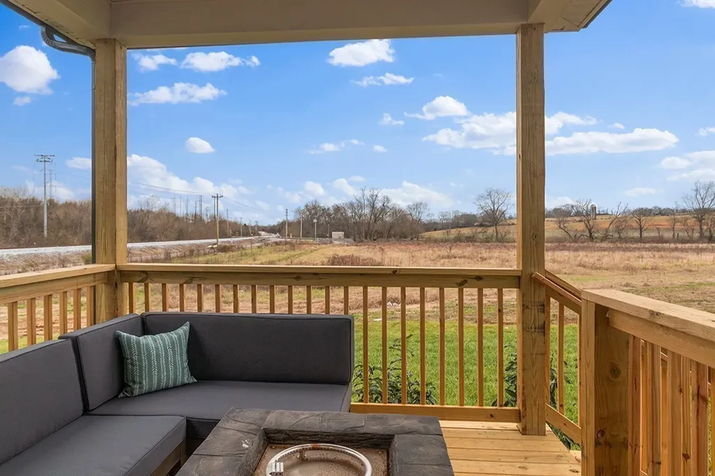 214 East Millbrook Drive Spring Hill TN 37174