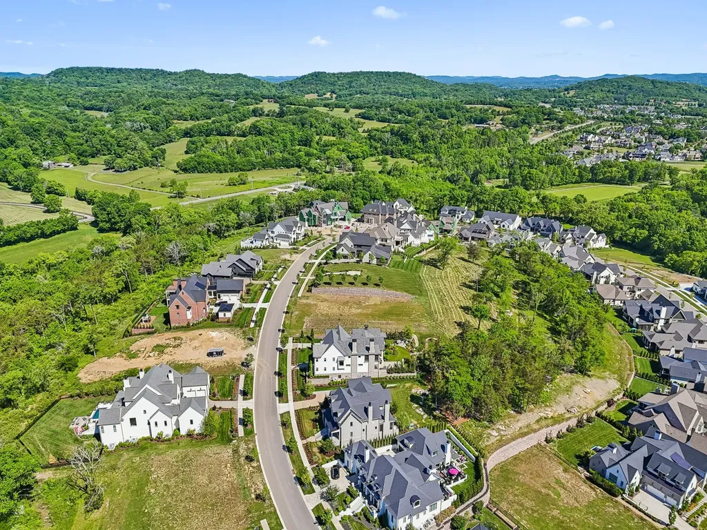9120 Sawtooth Lane College Grove TN 37046
