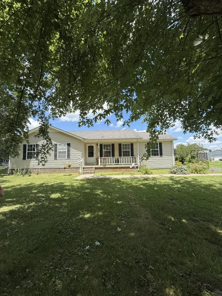 242 Kay Circle Lafayette TN 37083