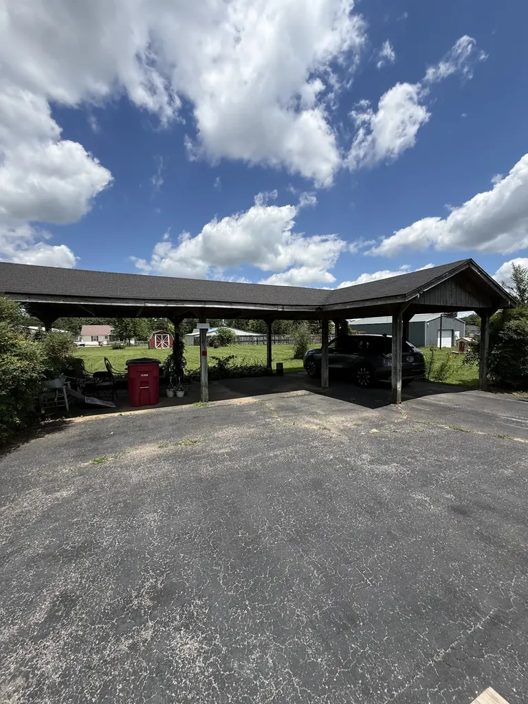 242 Kay Circle Lafayette TN 37083