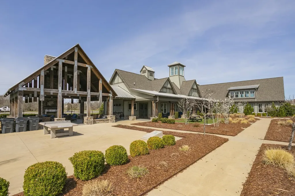 869 Plowson Road Mount Juliet TN 37122