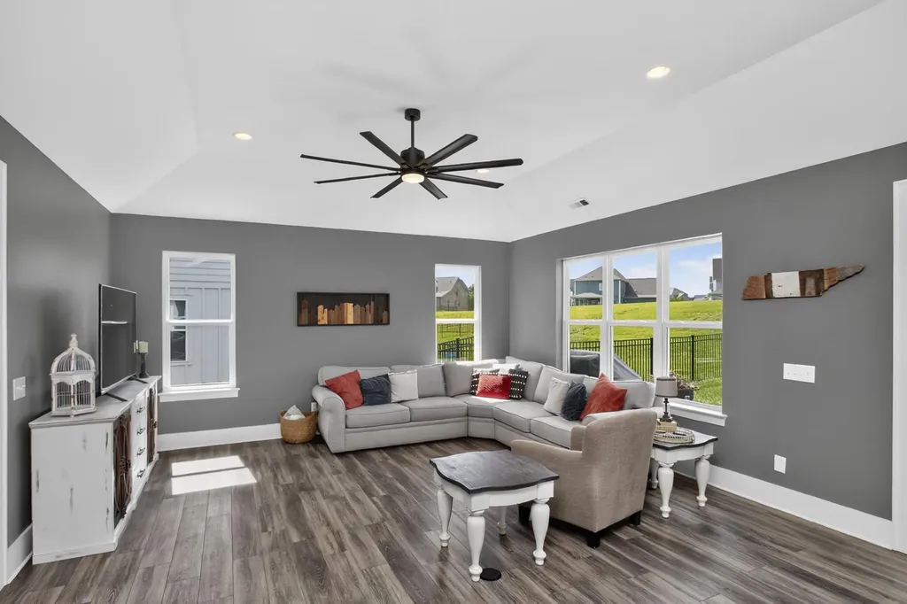 869 Plowson Road Mount Juliet TN 37122