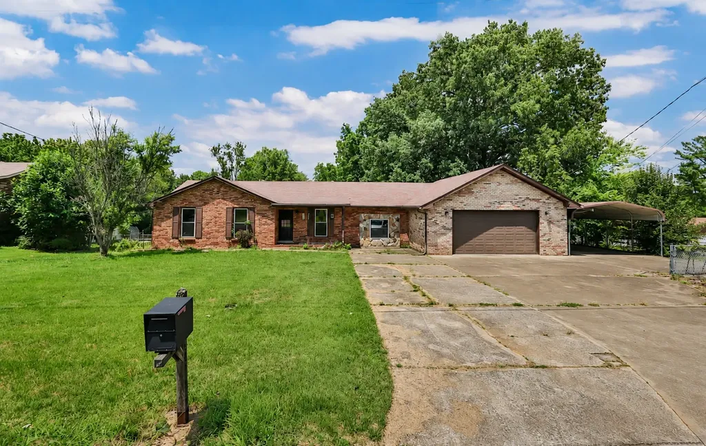 777 Helton Drive Clarksville TN 37042