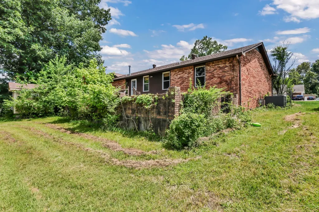 777 Helton Drive Clarksville TN 37042