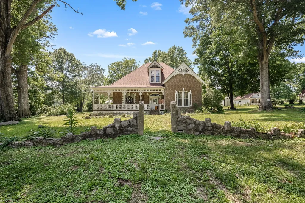 310 S High Street Petersburg TN 37144