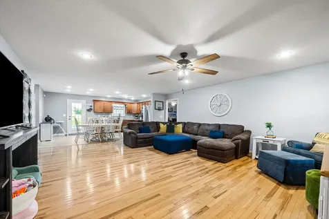 54 Victoria Drive Cadiz KY 42211