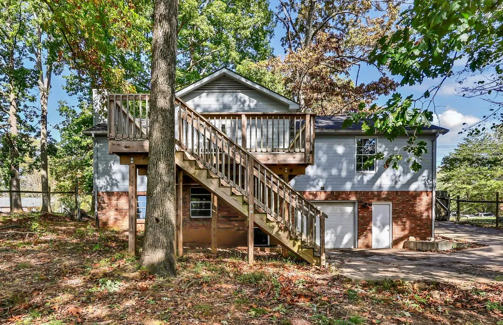 810 R S Bradley Boulevard Clarksville TN 37042