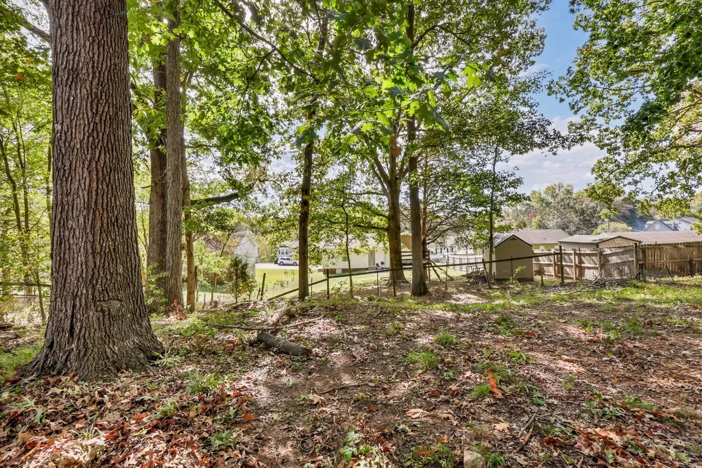 810 R S Bradley Boulevard Clarksville TN 37042