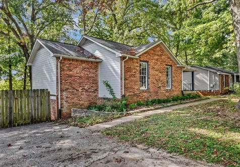 810 R S Bradley Boulevard Clarksville TN 37042