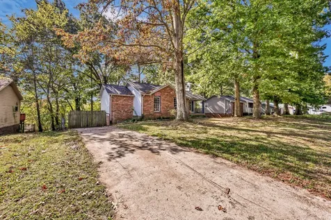 810 R S Bradley Boulevard Clarksville TN 37042