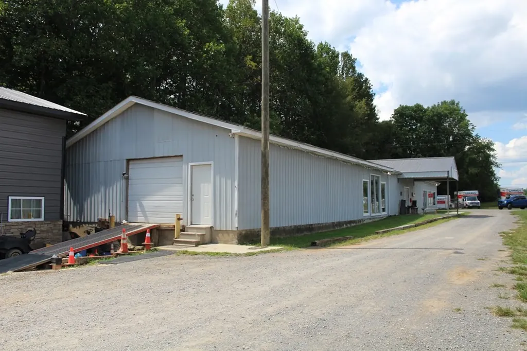 3818 S Grundy Quarles Highway Gainesboro TN 38562